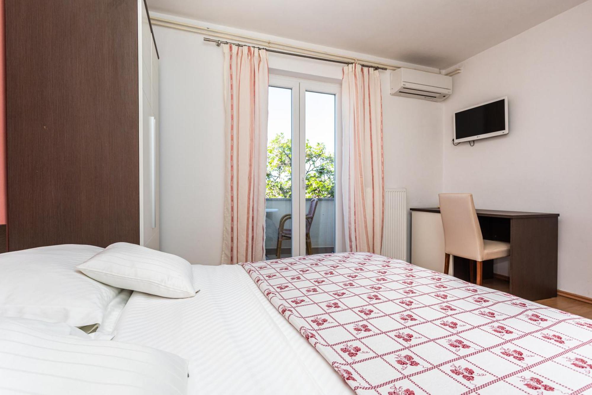 B&B Villa Ana Krk Town Bilik gambar