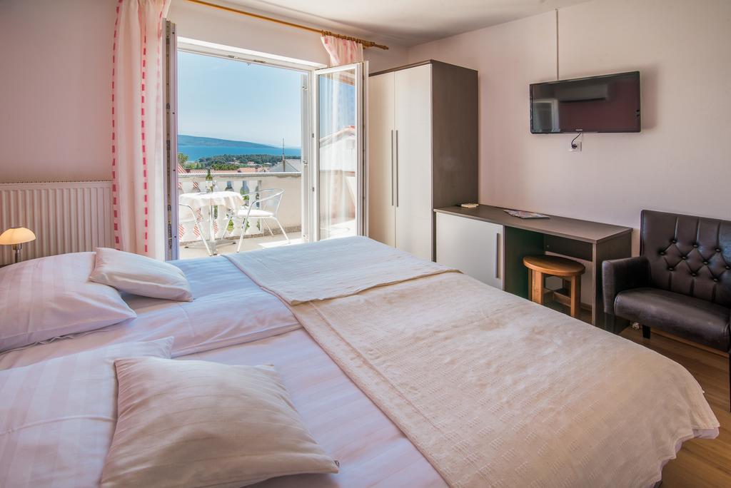 B&B Villa Ana Krk Town Luaran gambar