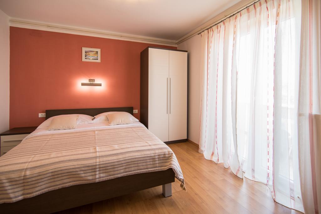 B&B Villa Ana Krk Town Luaran gambar